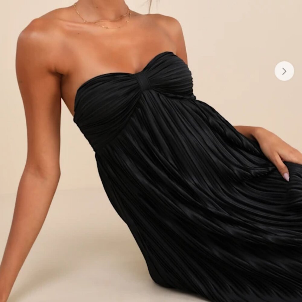 PLEATED SATIN STRAPLESS MAXI
